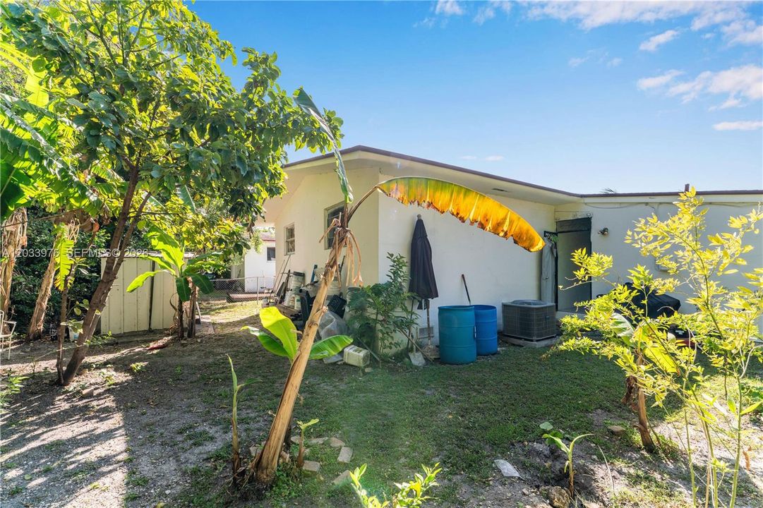 For Sale: $440,000 (3 beds, 2 baths, 1387 Square Feet)