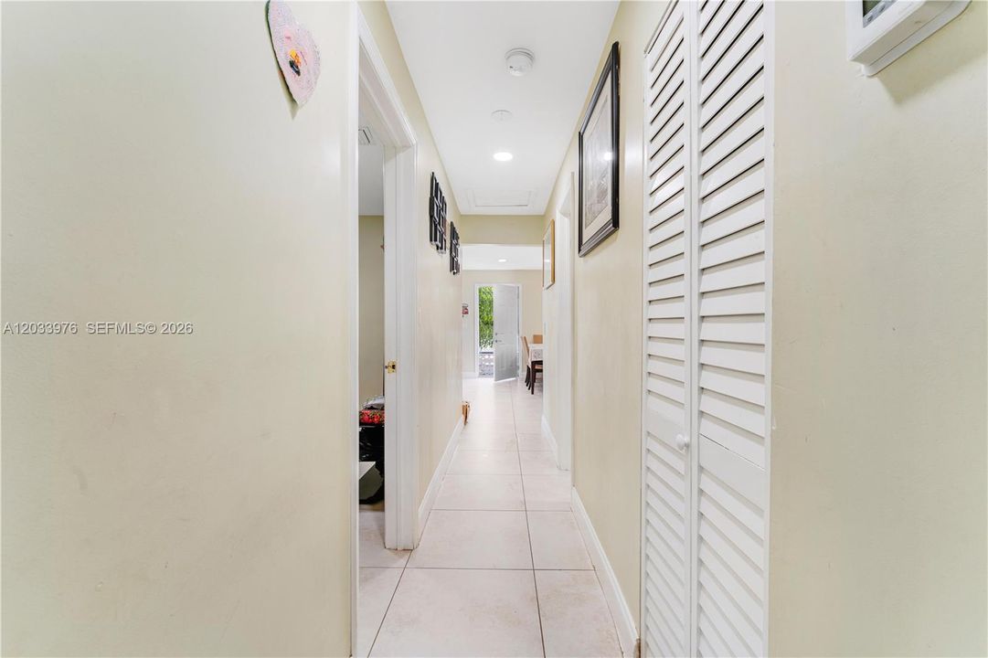 For Sale: $440,000 (3 beds, 2 baths, 1387 Square Feet)