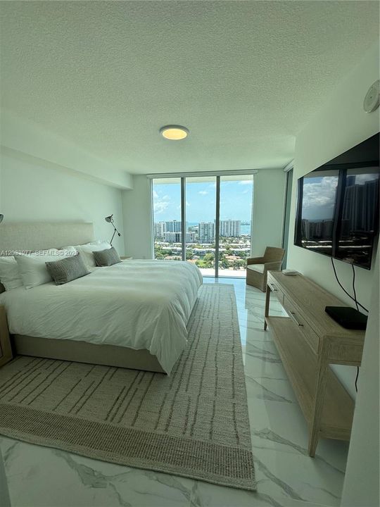 For Sale: $2,100,000 (3 beds, 3 baths, 1892 Square Feet)
