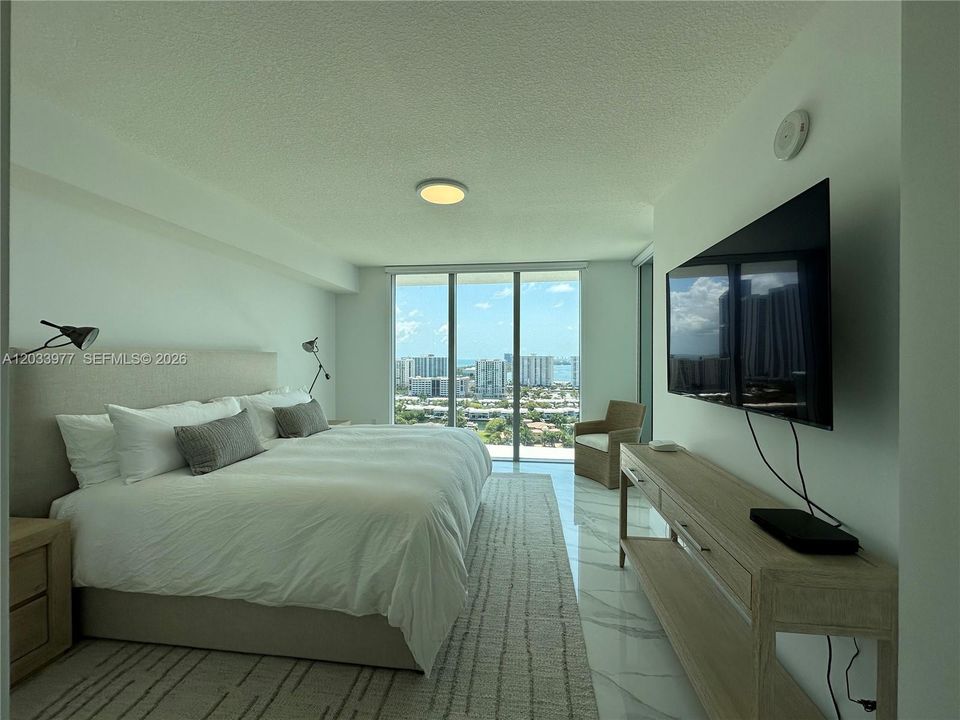 For Sale: $2,100,000 (3 beds, 3 baths, 1892 Square Feet)