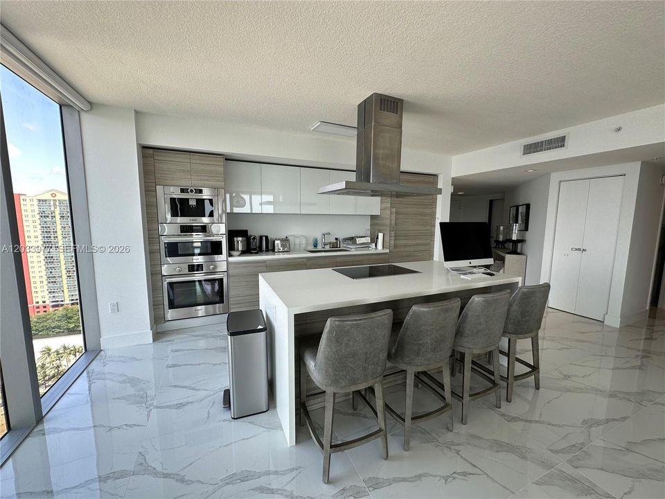 For Sale: $2,100,000 (3 beds, 3 baths, 1892 Square Feet)