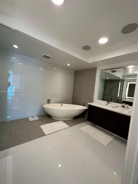 For Sale: $2,100,000 (3 beds, 3 baths, 1892 Square Feet)