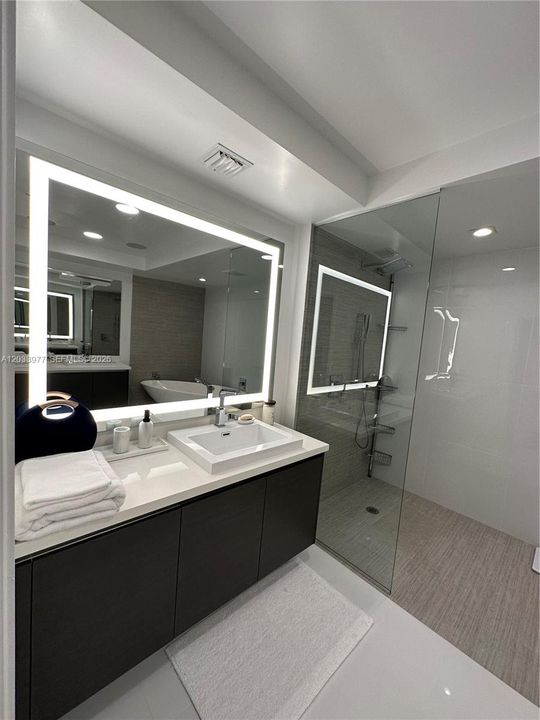 For Sale: $2,100,000 (3 beds, 3 baths, 1892 Square Feet)