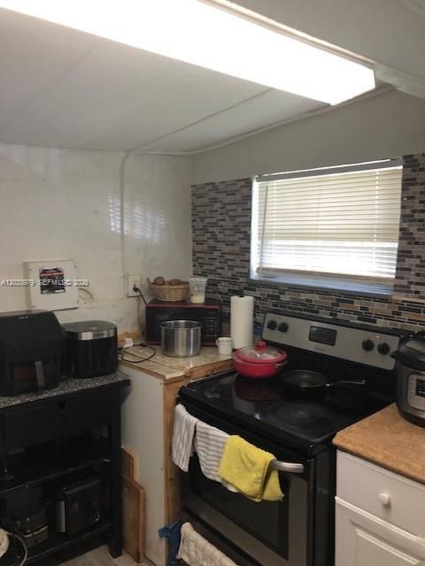 For Sale: $409,000 (3 beds, 1 baths, 1020 Square Feet)