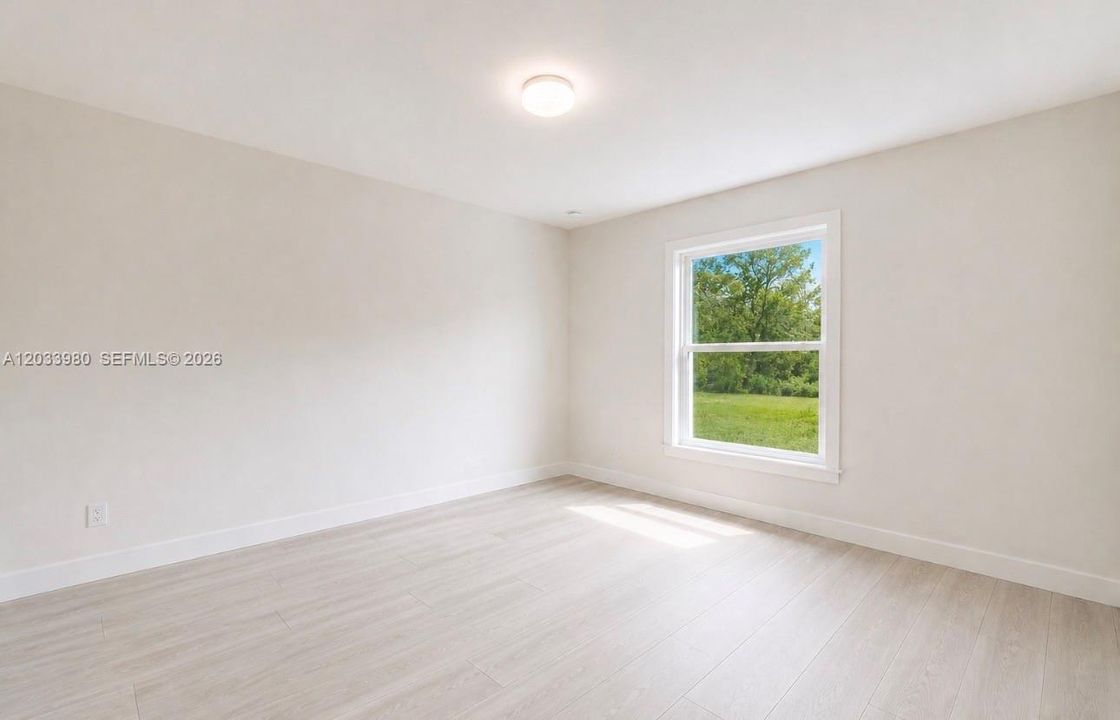 В аренду: $2,300 (4 спален, 2 ванн, 0 Квадратных фут)
