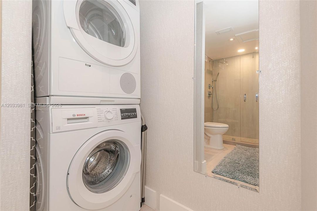 В аренду: $6,000 (0 спален, 1 ванн, 600 Квадратных фут)