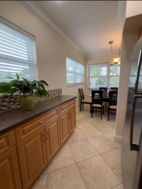 For Rent: $2,250 (2 beds, 1 baths, 1000 Square Feet)