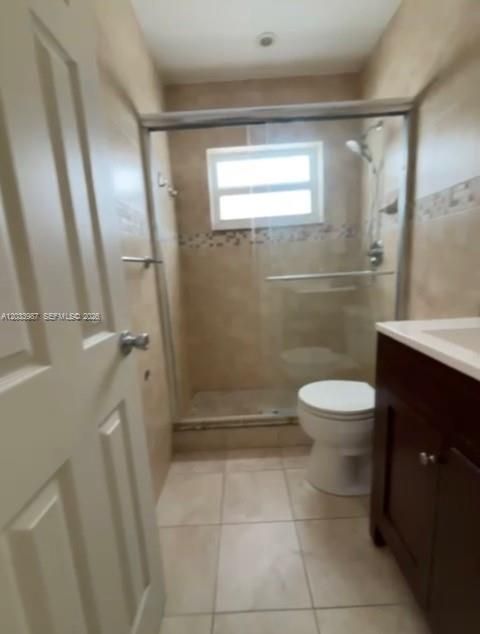 For Rent: $2,250 (2 beds, 1 baths, 1000 Square Feet)