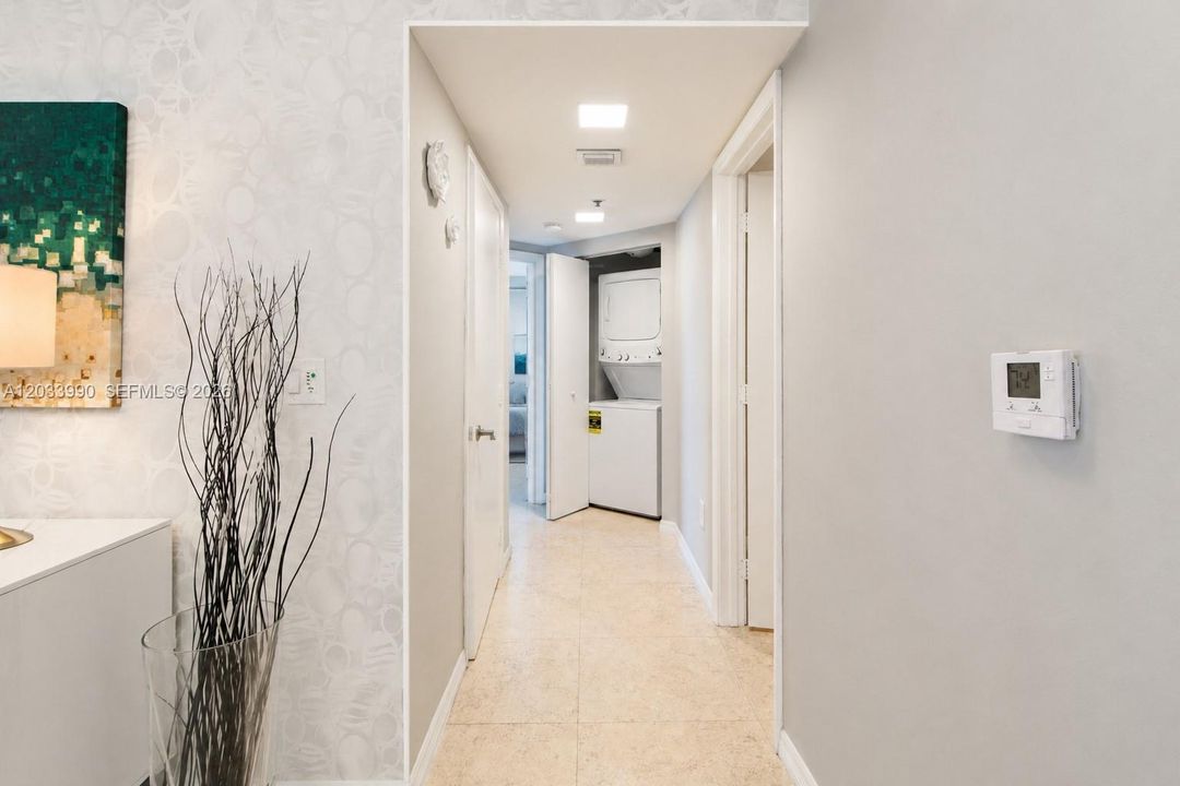 For Sale: $1,150,000 (2 beds, 2 baths, 1637 Square Feet)