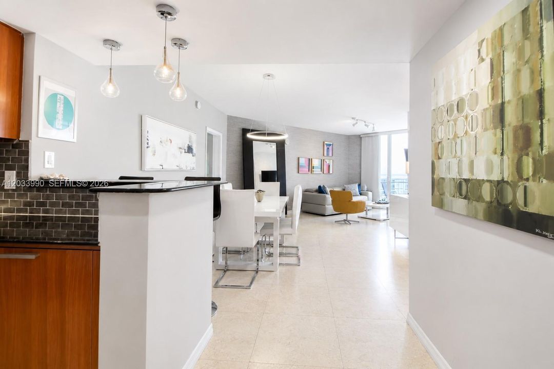 For Sale: $1,150,000 (2 beds, 2 baths, 1637 Square Feet)