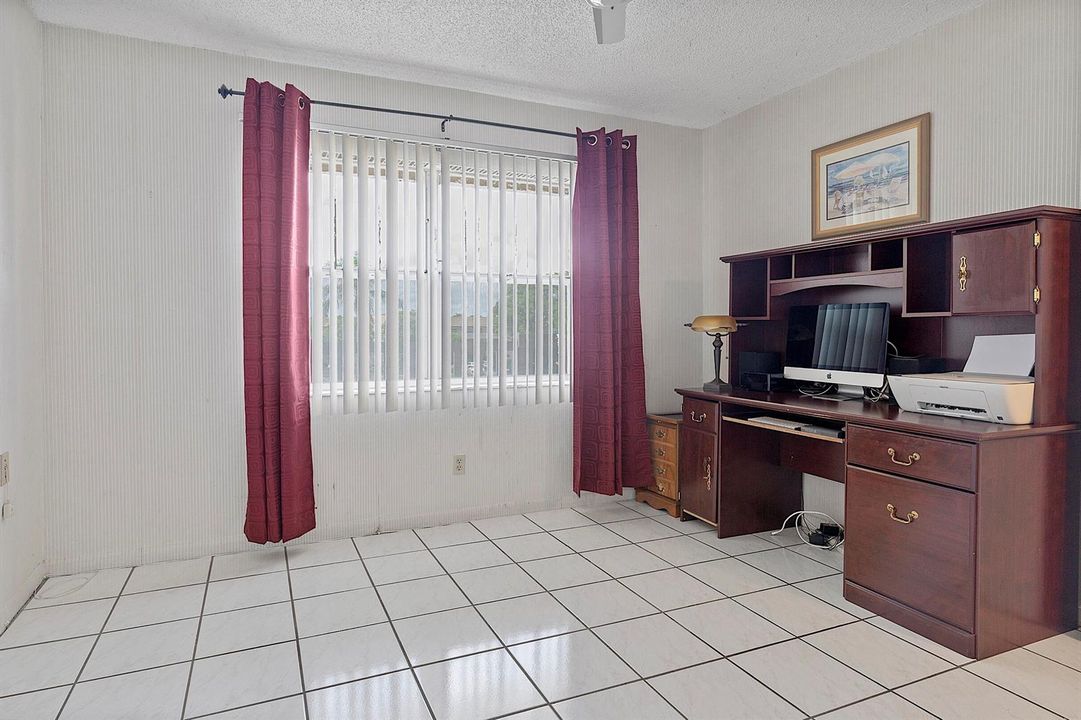 9370 Sunrise Lakes Blvd - - 304140