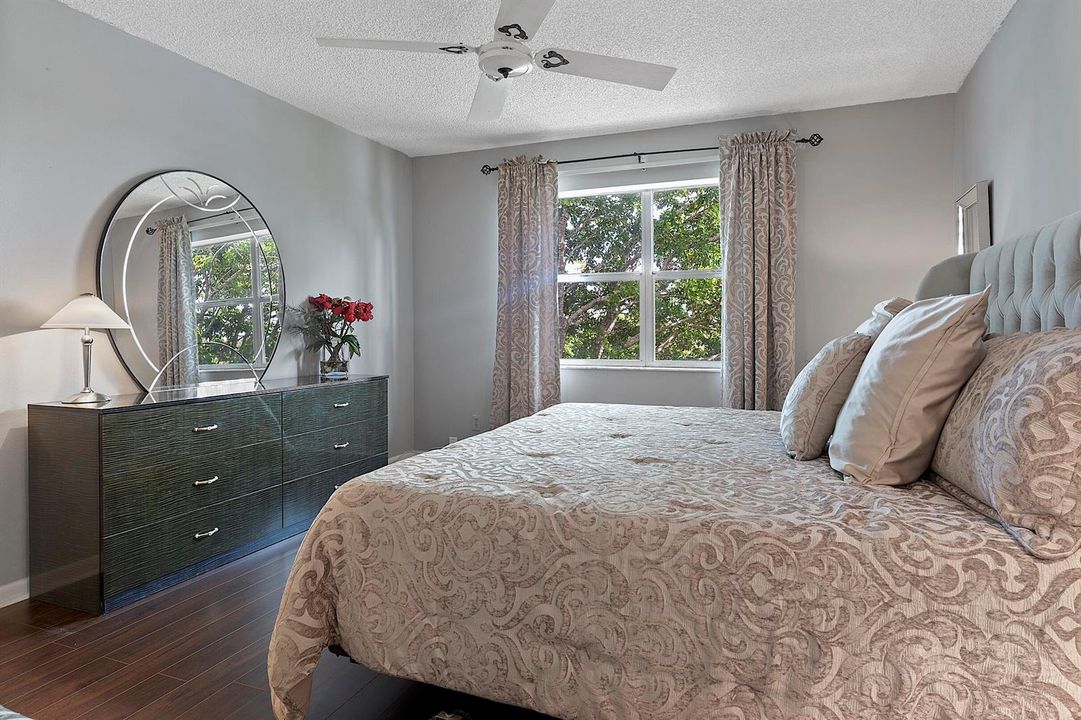 9370 Sunrise Lakes Blvd - - 304153