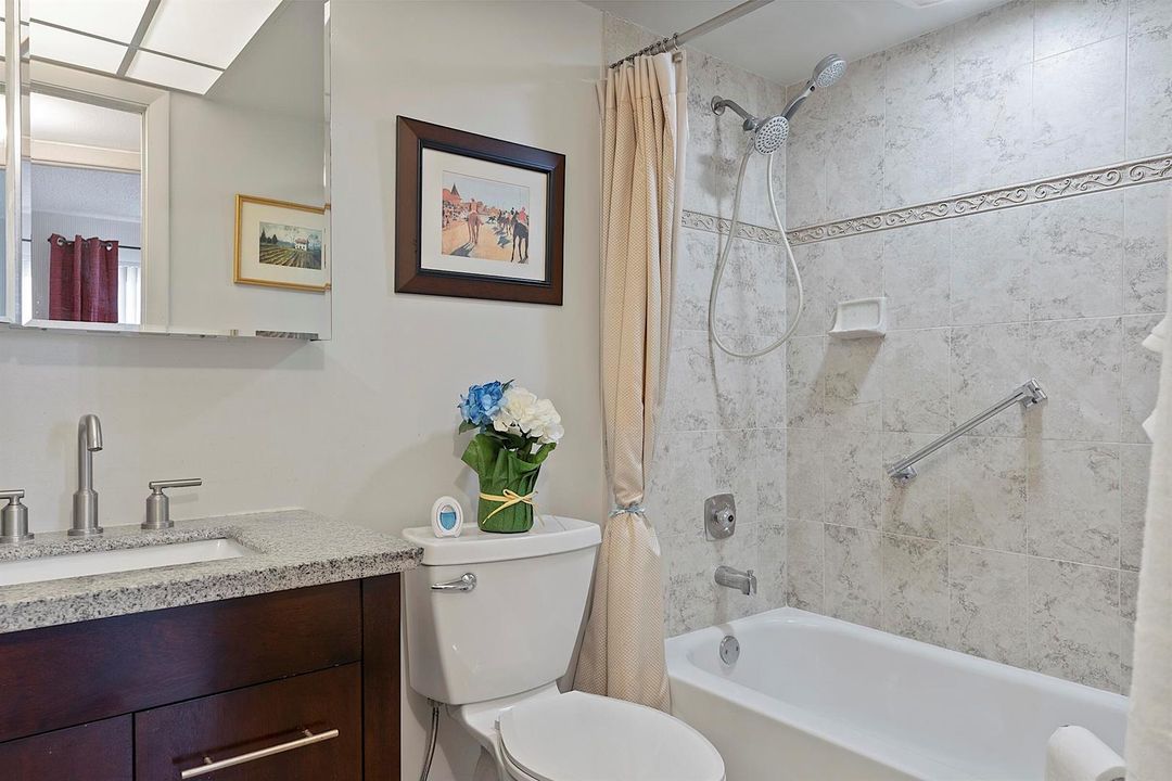 9370 Sunrise Lakes Blvd - - 304138