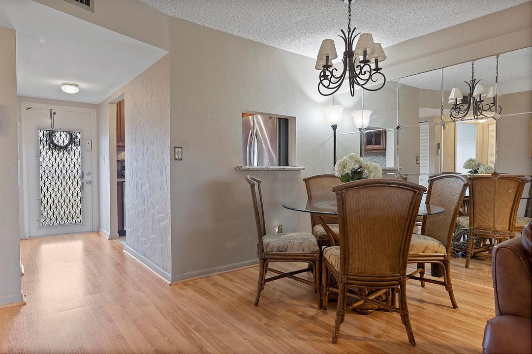 9370 Sunrise Lakes Blvd - - 304134
