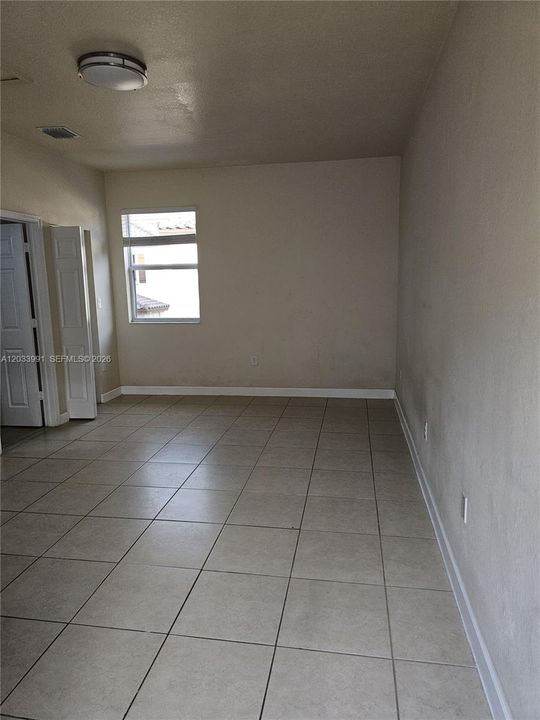 For Rent: $1,700 (1 beds, 1 baths, 2312 Square Feet)