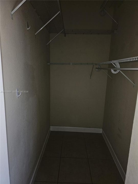 For Rent: $1,700 (1 beds, 1 baths, 2312 Square Feet)