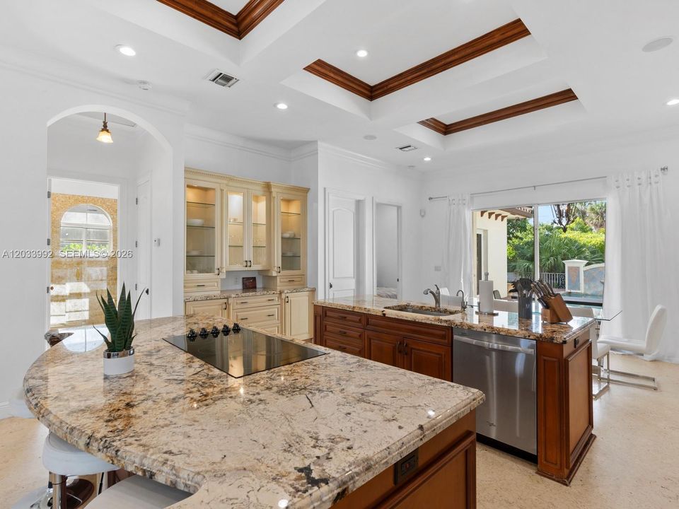 For Sale: $1,999,999 (5 beds, 3 baths, 2020 Square Feet)