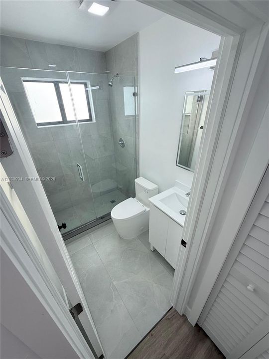 For Rent: $2,600 (2 beds, 1 baths, 700 Square Feet)