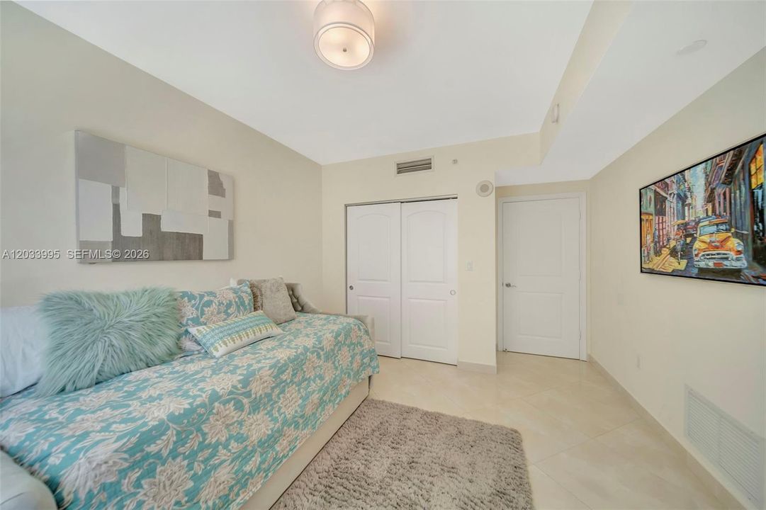 For Rent: $3,300 (2 beds, 2 baths, 1216 Square Feet)