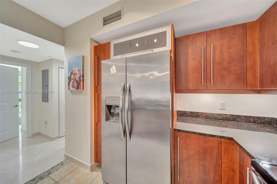 For Rent: $3,300 (2 beds, 2 baths, 1216 Square Feet)