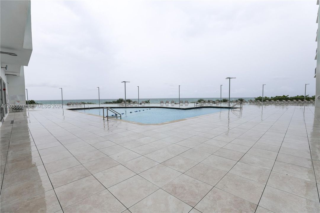 For Sale: $675,000 (2 beds, 2 baths, 1455 Square Feet)