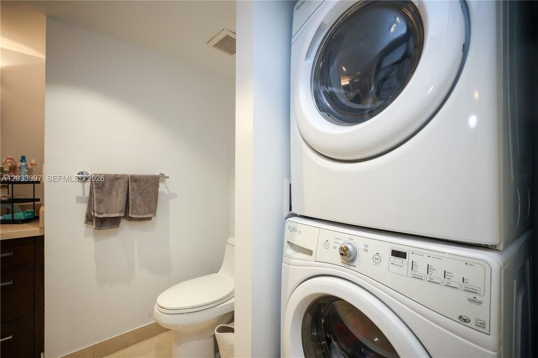 For Sale: $675,000 (2 beds, 2 baths, 1455 Square Feet)