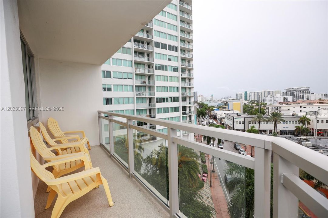 For Sale: $675,000 (2 beds, 2 baths, 1455 Square Feet)