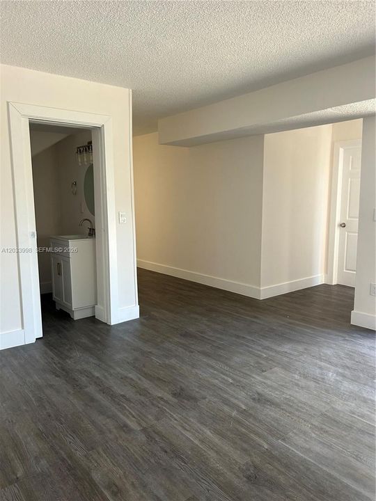 For Rent: $3,000 (3 beds, 3 baths, 1232 Square Feet)