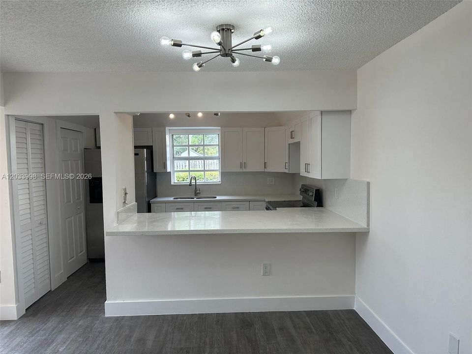 For Rent: $3,000 (3 beds, 3 baths, 1232 Square Feet)