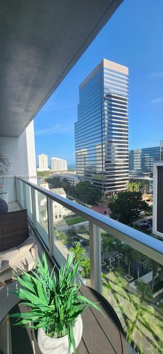 For Rent: $4,100 (2 beds, 2 baths, 1197 Square Feet)