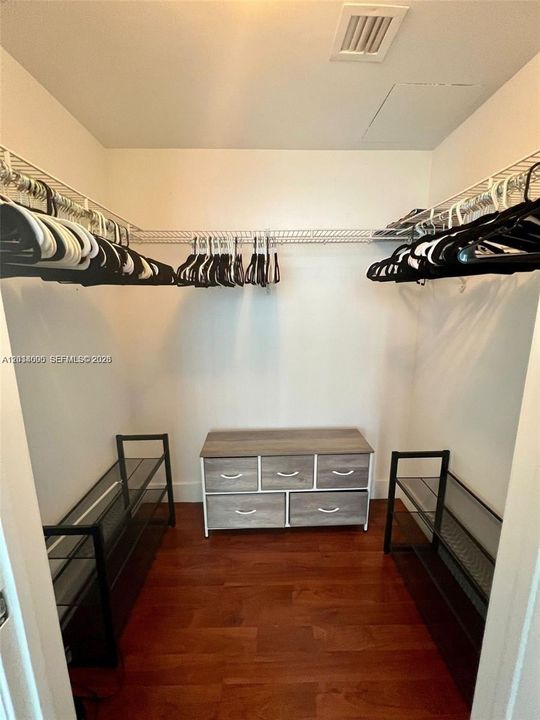 For Rent: $4,100 (2 beds, 2 baths, 1197 Square Feet)