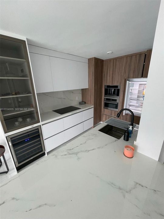 For Rent: $3,500 (1 beds, 1 baths, 775 Square Feet)