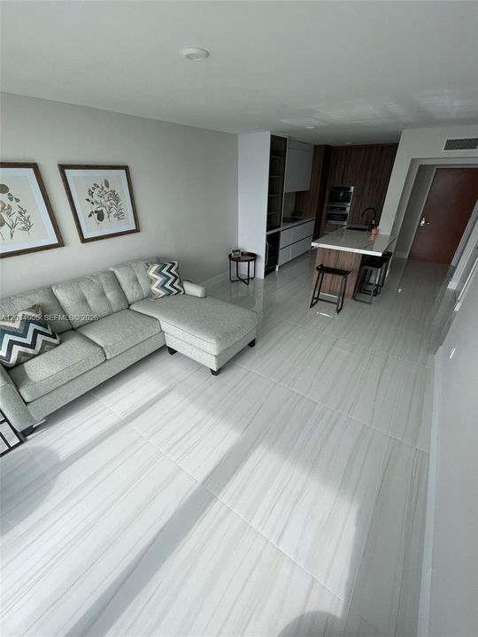 For Rent: $3,500 (1 beds, 1 baths, 775 Square Feet)