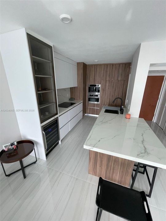 For Rent: $3,500 (1 beds, 1 baths, 775 Square Feet)