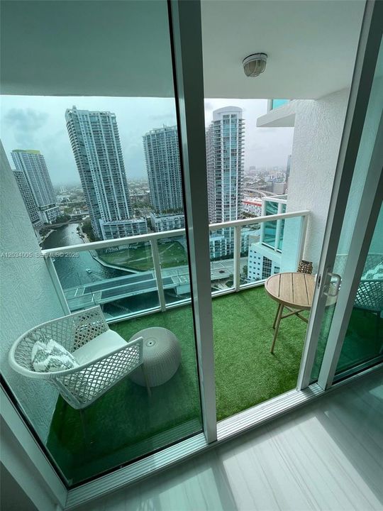 For Rent: $3,500 (1 beds, 1 baths, 775 Square Feet)