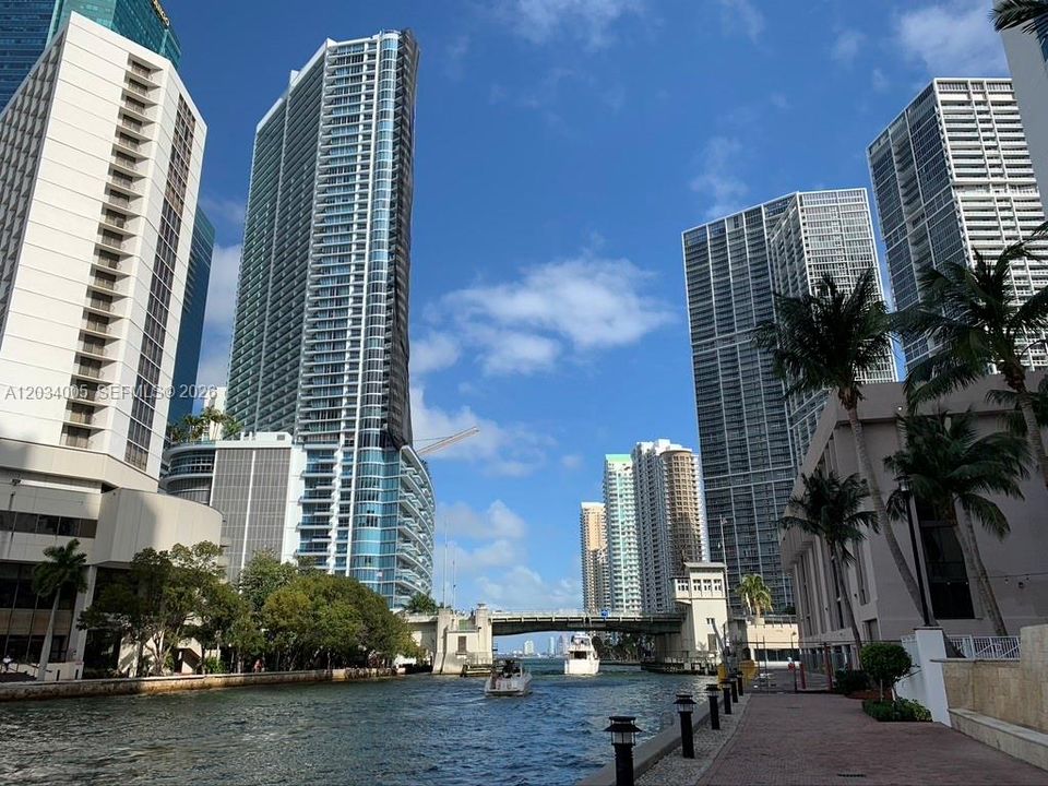 For Rent: $3,500 (1 beds, 1 baths, 775 Square Feet)
