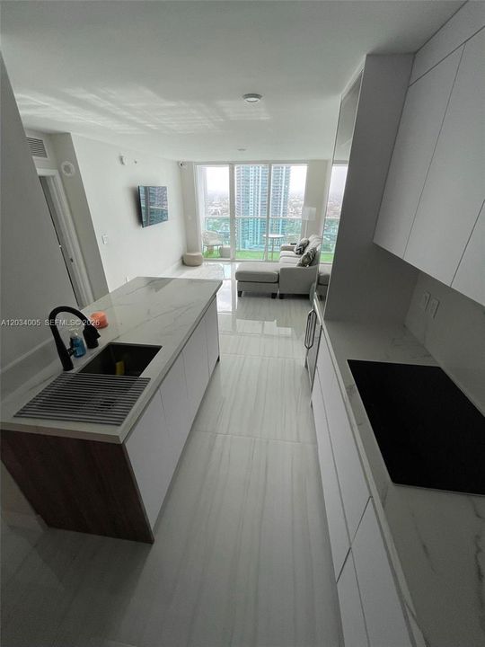 For Rent: $3,500 (1 beds, 1 baths, 775 Square Feet)
