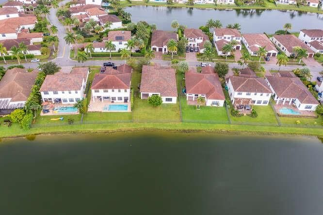 For Sale: $1,300,000 (4 beds, 3 baths, 3076 Square Feet)