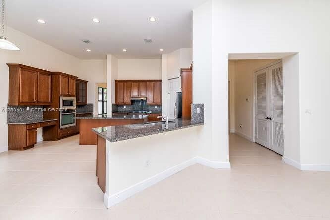 For Sale: $1,300,000 (4 beds, 3 baths, 3076 Square Feet)
