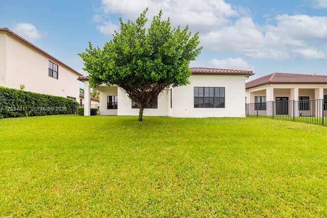 For Sale: $1,300,000 (4 beds, 3 baths, 3076 Square Feet)