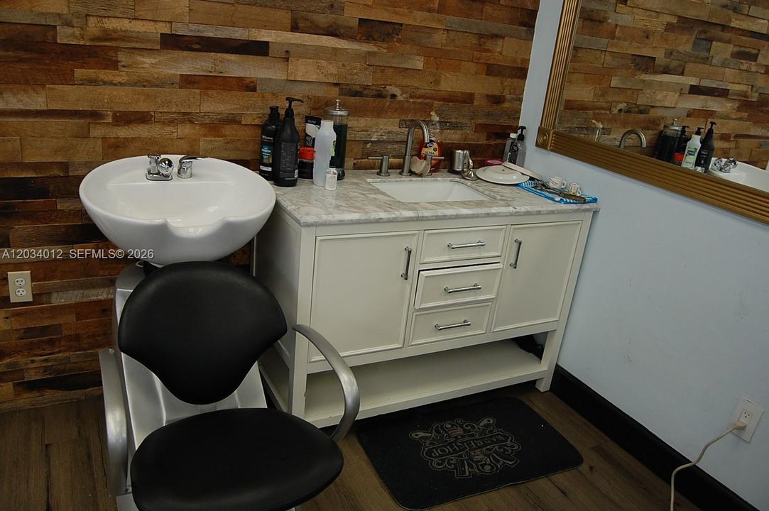 head bowl station...lavacabeza