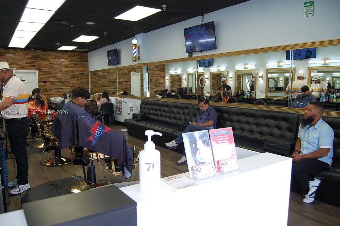 barber stations...estaciones de barberos