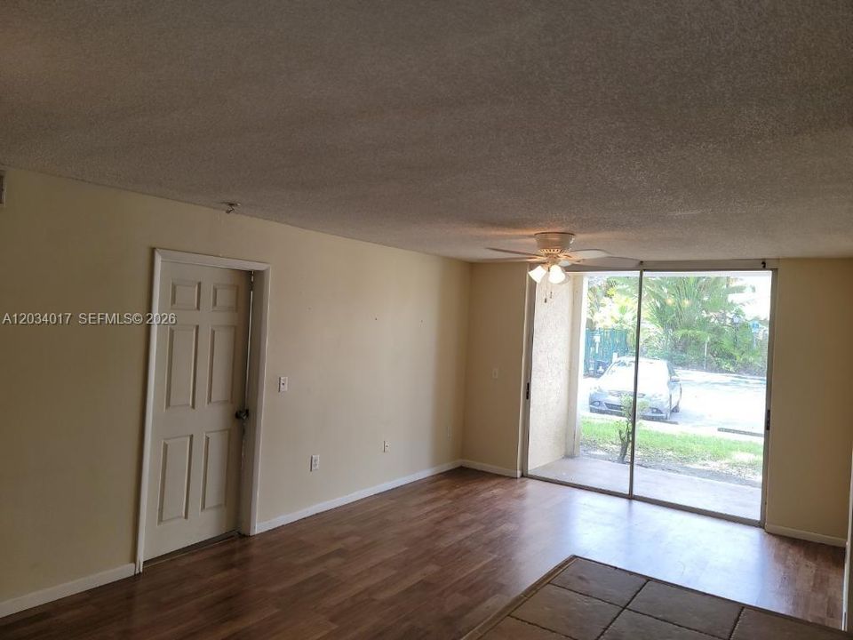 For Rent: $2,300 (3 beds, 2 baths, 0 Square Feet)
