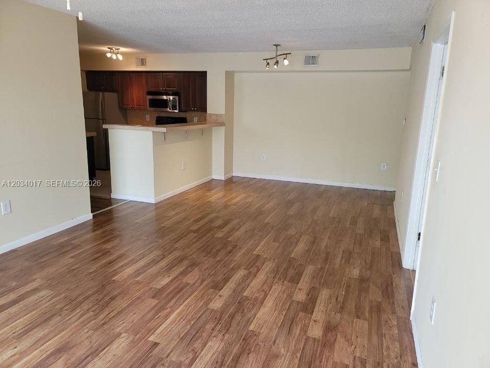 For Rent: $2,300 (3 beds, 2 baths, 0 Square Feet)