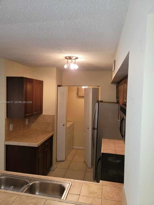 For Rent: $2,300 (3 beds, 2 baths, 0 Square Feet)