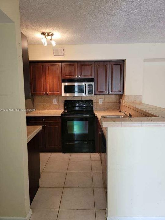 For Rent: $2,300 (3 beds, 2 baths, 0 Square Feet)