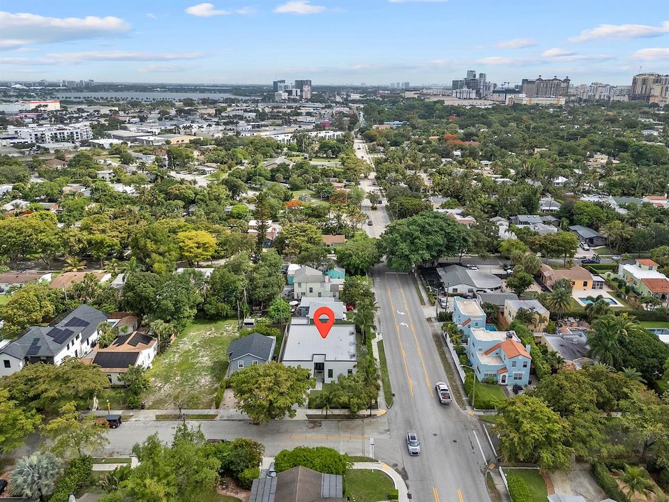 901 Upland Rd - 001