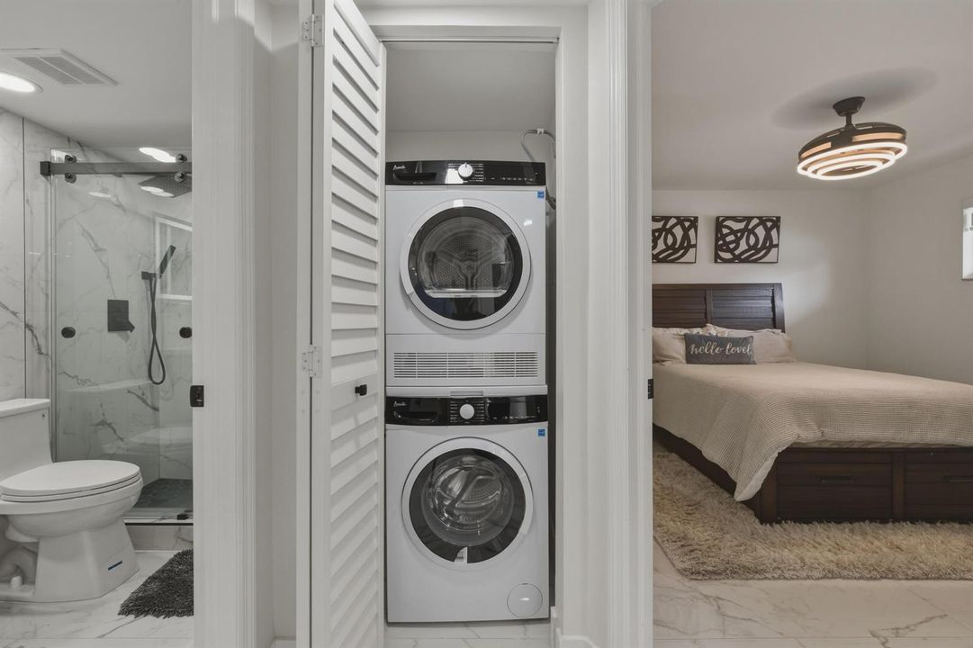 7.A Washer Dryer