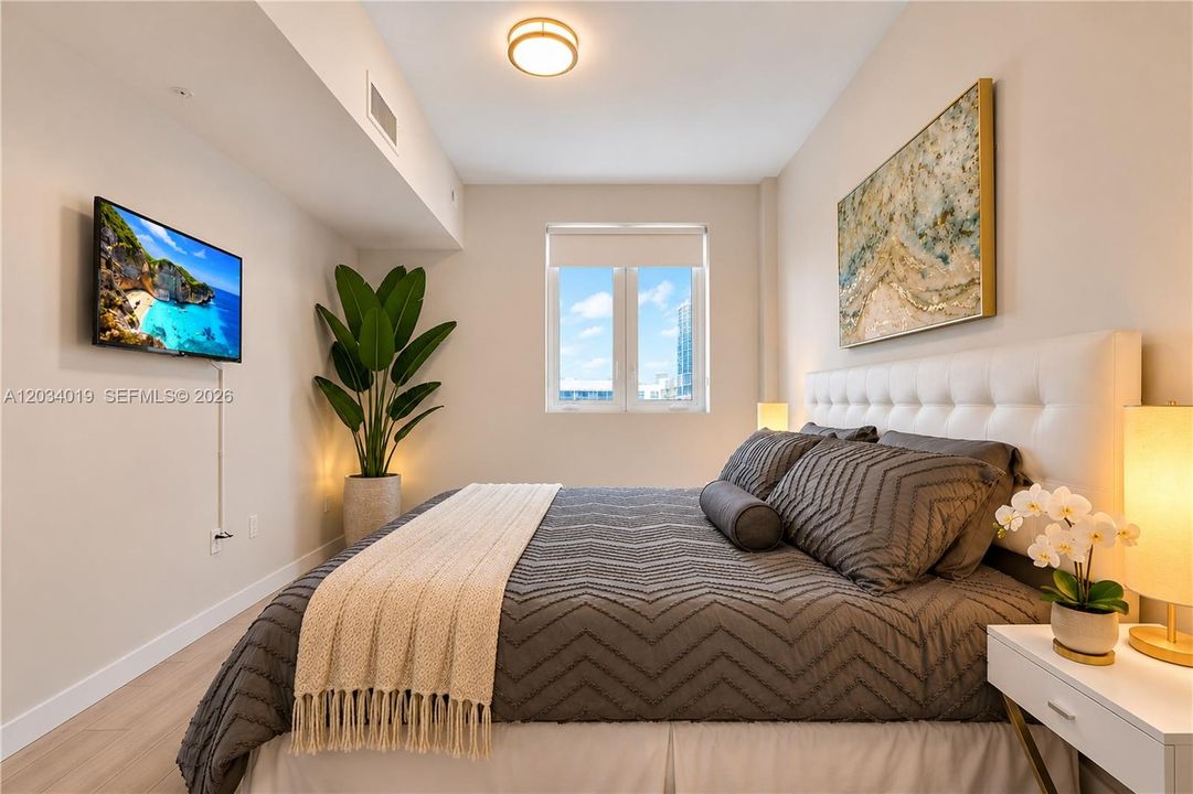 En Venta: $479,000 (2 camas, 2 baños, 814 Pies cuadrados)