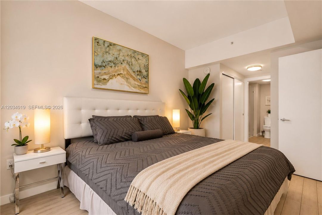 En Venta: $479,000 (2 camas, 2 baños, 814 Pies cuadrados)